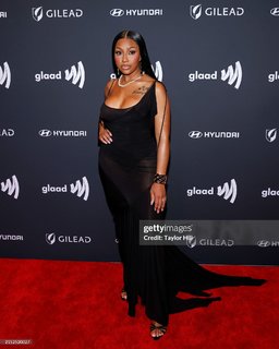 Yung Miami feet photo thumbnail