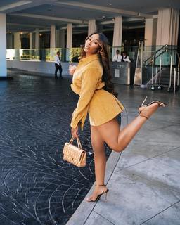 Yung Miami feet photo thumbnail