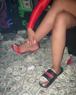 Yung Miami feet photo thumbnail