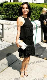 Yunjin Kim feet photo thumbnail