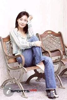 Yunjin Kim feet photo thumbnail