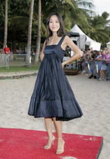 Yunjin Kim feet photo thumbnail