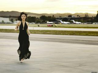 Yunjin Kim feet photo thumbnail