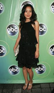 Yunjin Kim feet photo thumbnail