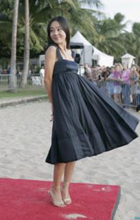 Yunjin Kim feet photo thumbnail