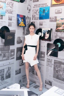 Yuqi Chen feet photo 1