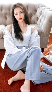 Yuqi Chen feet photo 3
