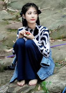 Yuqi Chen feet photo 6