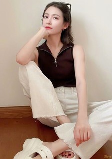 Yuqi Chen feet photo 3