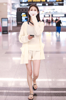 Yuqi Chen feet photo 6