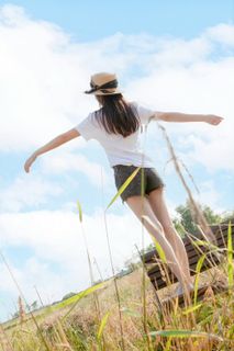 Yuqi Chen feet photo 2