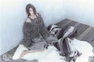 Yuqi Zhang feet photo 14