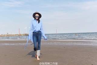 Yuqi Zhang feet photo 1