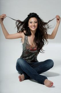 Yuqi Zhang feet photo 4