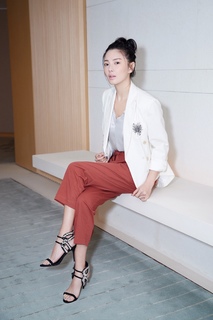 Yuqi Zhang feet photo 17