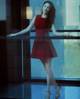 Yuqi Zhang feet photo 5