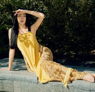 Yuqi Zhang feet photo 19