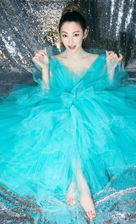 Yuqi Zhang feet photo 11