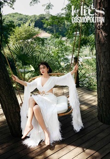 Yuqi Zhang feet photo 4