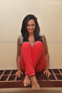 Yureni Noshika feet photo 1