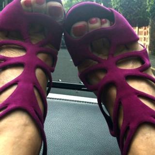 Yuri feet photo 4