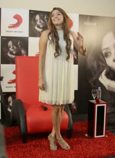 Yuridia feet photo 5