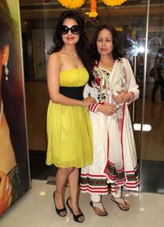 Yuvika Chaudhry feet photo 9