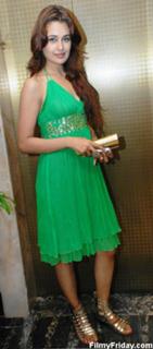 Yuvika Chaudhry feet photo 18
