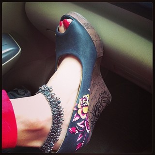 Yuvika Chaudhry feet photo 4