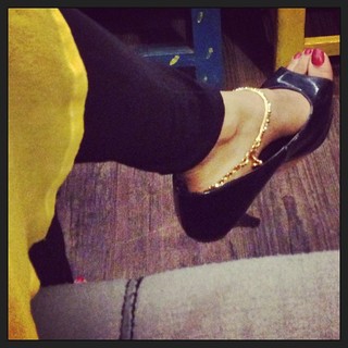 Yuvika Chaudhry feet photo 3