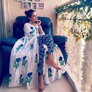 Yuvika Chaudhry feet photo 3