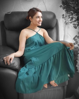Yuvika Chaudhry feet photo 2