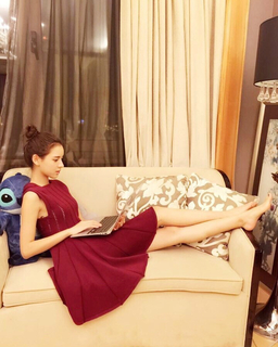 Yuxi Zhang feet photo 20
