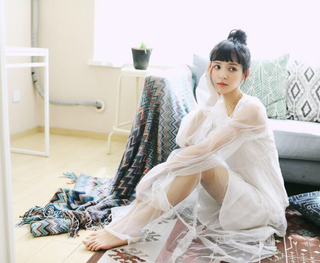 Yuxi Zhang feet photo 11