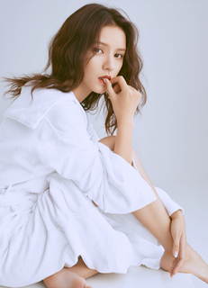 Yuxi Zhang feet photo 14