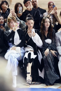Yuxi Zhang feet photo 9