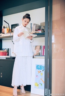 Yuxi Zhang feet photo 18