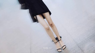 Yuxi Zhang feet photo 15