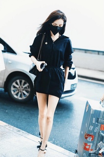 Yuxi Zhang feet photo 14