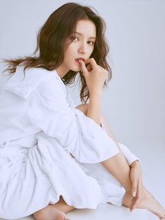 Yuxi Zhang feet photo 11
