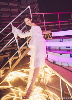 Yuxi Zhang feet photo 5