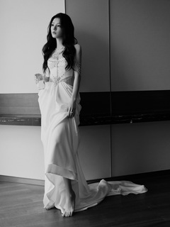 Yuxi Zhang feet photo 17