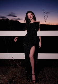 Yuxi Zhang feet photo 1