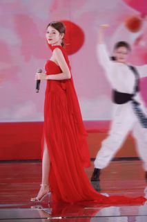 Yuxi Zhang feet photo 15