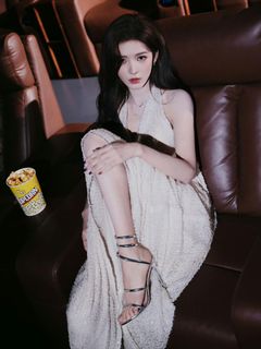 Yuxi Zhang feet photo 6