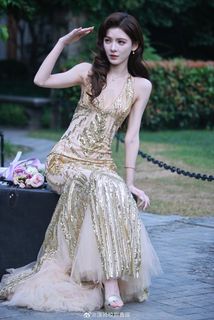 Yuxi Zhang feet photo 2