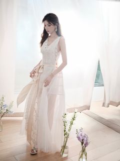 Yuxi Zhang feet photo 15