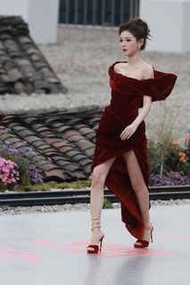 Yuxi Zhang feet photo 19