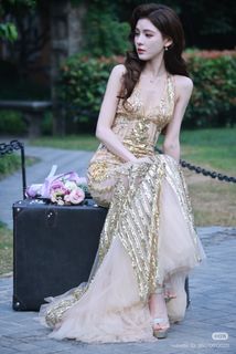 Yuxi Zhang feet photo 17