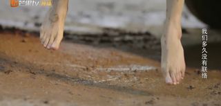 Yuxi Zhang feet photo 4